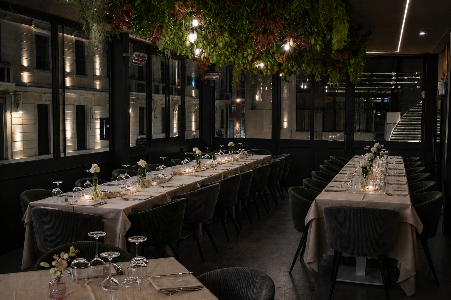 Sala elegante di Diana e Nettuno allestita per una cena o cerimonia
